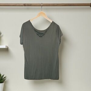 🛍️ 3/$10 🛍️ Women's Olive Green Top